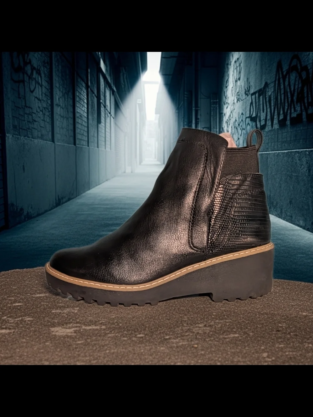 DV by Dolce Vita Rango Chelsea ankle boots Exotic Size 8